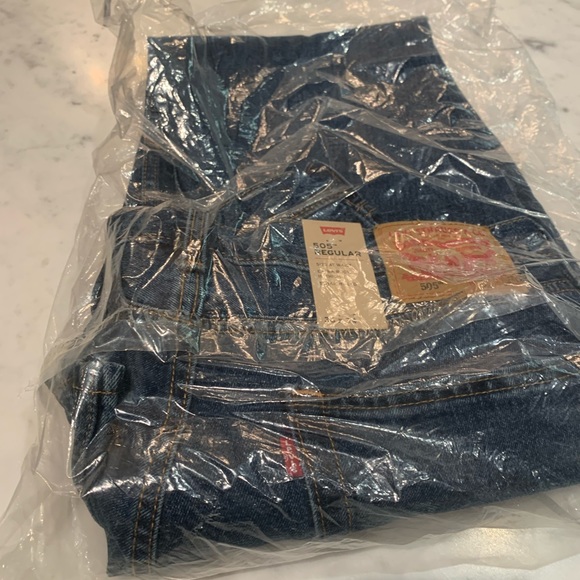 LEVIS Men’s Regular Jeans 36 x 34 NWT W36 L34 - Picture 3 of 8